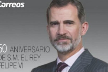 Un detalle del sello conmemorativo del 50 aniversario del Rey.