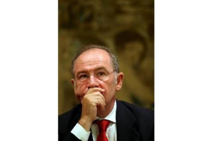 Rodrigo Rato, ayer durante su intevención en la conferencia de Madrid