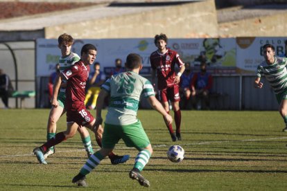 Partido de fútbol entre La Virgen y Cultural B. F. Otero Perandones.