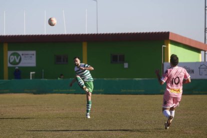 Partido de fútbol CD La Virgen - Atlético Astorga. F. Otero Perandones.