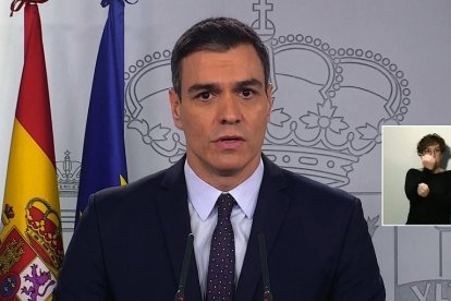 Pedro Sánchez en su comparecencia tras un Consejo de Ministros celebrado durante el estado de alarma. EFE