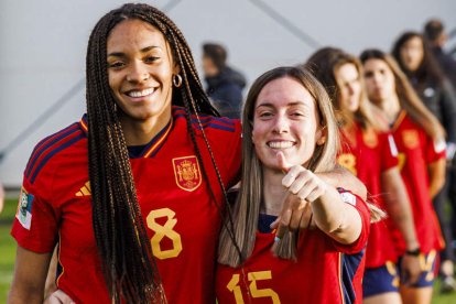 Salma Paralluelo y Silvia Meseguer, tras el entrenamiento. P. GARCÍA