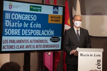 Fuentes, durante su intervención en el  III Congreso sobre Despoblación que, bajo el título de ‘Los parlamentos autonómicos, actores clave ante el reto demográfico’, organiza El Diario de León. DL