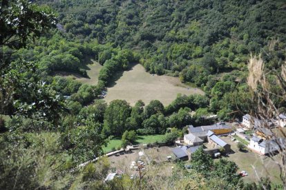 Panorámica de Sosas de Laciana, de donde proceden algunos de los alumnos afectados.