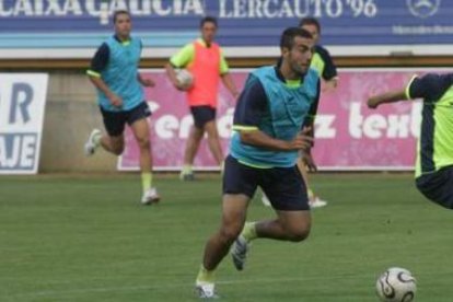 El centrocampista leonés Aller ya entrena a las órdenes del técnico Juan Carlos Gutiérrez en la Cult