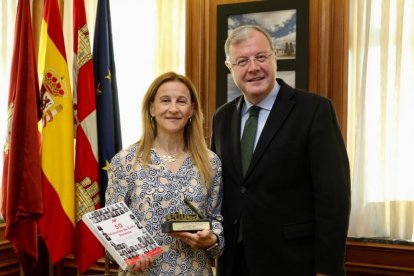 Antonio Silván con Coral Rodríguez Ordás