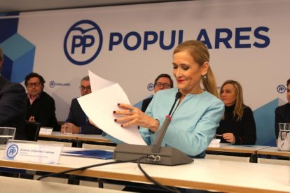 La presidenta de la Comunidad de Madrid, Cristina Cifuentes, preside la reunión del PP de Madrid.