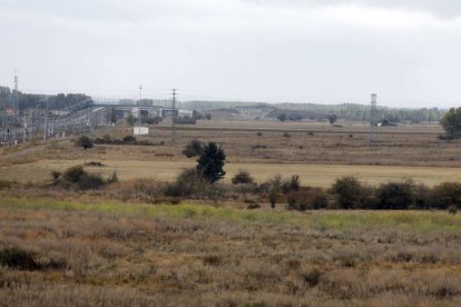 Vista del paraje destinado a albergar el nudo logístico de Torneros y Grulleros. MARCIANO PÉREZ/DL