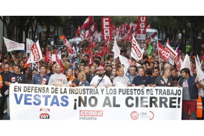 Imagen de la masiva manifestación de apoyo a los trabajadores celebrada en la capital a principios de mes. RAMIRO