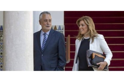 José Antonio Griñán y Susana Díaz se dirigen, este miércoles, al debate de investidura en el Parlamento andaluz.