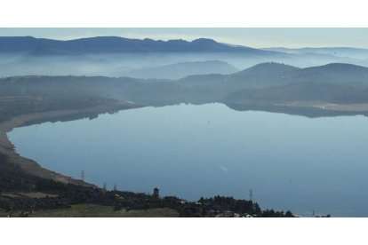 El pantano de Bárcena, en una fotografía realizada el pasado mes de febrero. L. DE LA MATA