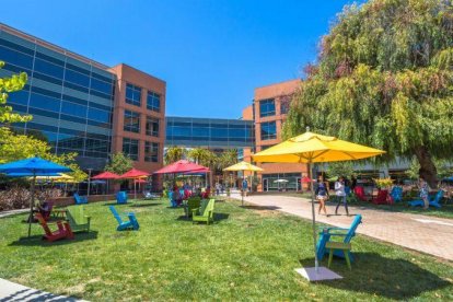 Exteriores de las oficinas de Google en Zurich (Suiza).