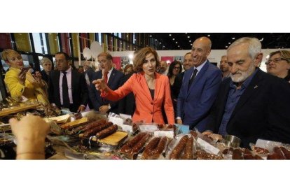 Isabel Oliver en la Feria de los Productos de León. RAMIRO