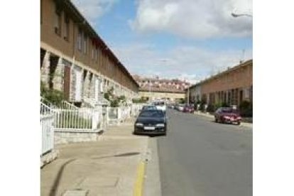 La calle dedicada al padre Coll está cercana a la popular parroquia de la Anunciata