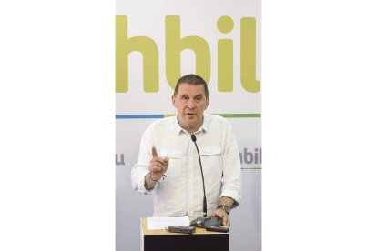 Arnaldo Otegi, en una comparecencia este mes. ADRIÁN RUÍZ