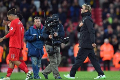 Jürgen Kloop. al término del partido que el Liverpool ganó al Watford en Anfield.
