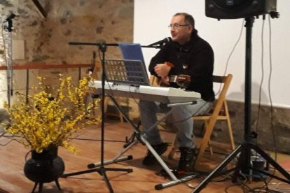 Inauguración de la exposición ‘Baile de tradiciones’ ayer en el Museo de La Comunal. DL