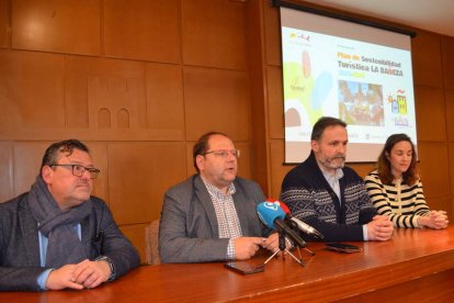 Jorge Vallina, Javier Carrera, José Luis del Riego y Camino Ramos, ayer en la presentación del plan. MEDINA