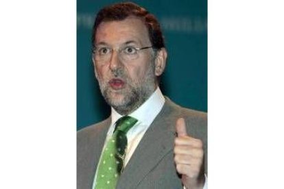 El ex vicepresidente estadounidense Al Gore y el líder del Partido Popular, Mariano Rajoy