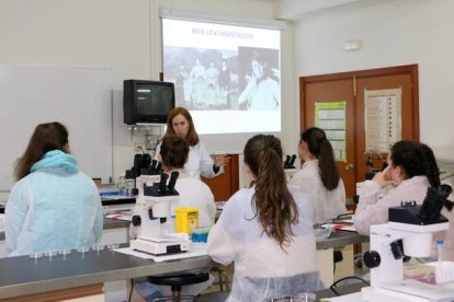 Comienzan las actividades por el Día Internacional de la Mujer y la Niña en la Ciencia en León. DL