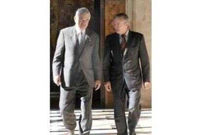 Pasqual Maragall y Josep Piqué, momentos antes de su reunión de ayer