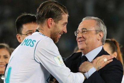 Sergio Ramos junto a Florentino Pérez.