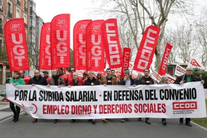 Los sindicatos UGT y CC OO se manifiestan por la subida salarial, en defensa del convenio, el empleo digno y los derechos sociales’.