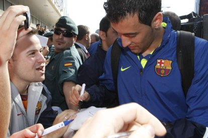 Sergio Busquets fue una de las atracciones para la afición leonesa cuando la expedición del FC Barcelona llegó a La Virgen del Camino el 28 de octubre de 2009. RAMIRO