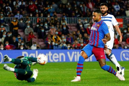 El gol de Memphis no le sirvió al FC Barcelona para llevarse los tres puntos en juego. FONTCUBERTA