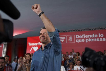 El presidente del Gobierno, Pedro Sánchez, ayer en Tenerife. RAMÓN DE LA ROCHA