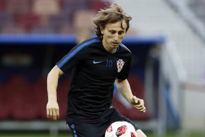 Luka Modric es el pilar sobre el que se apoya la selección de Croacia. ALBERTO ESTÉVEZ