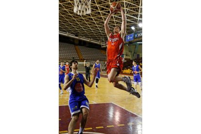 ULE Fundación cayó en el Palacio. F. OTERO