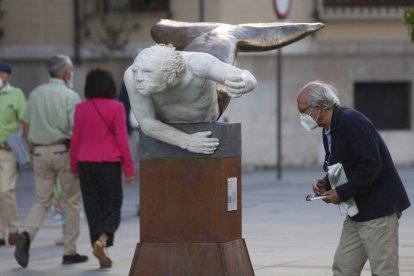 El buen tiempo anima a disfrutar de las calles de León, como Ordoño. F. Otero Perandones.