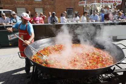 En total se cocinaron más de 4.000 kilos de pimientos. MARCIANO