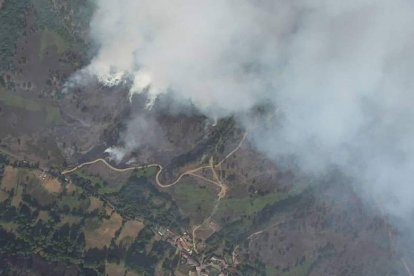 Fotografía aérea del incendio de San Bartolomé de Rueda. JCyL