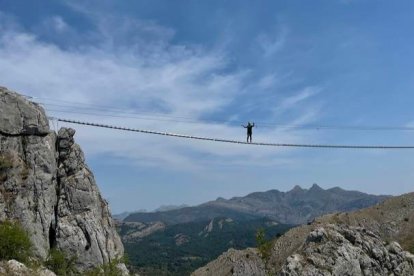 La vía ferreta tiene 10 puentes colgantes. DL