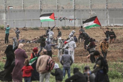 Palestinos protestan en la Franja de Gaza.