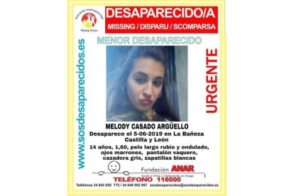 Cartel difundido con la imagen de la joven desaparecida