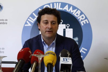 El alcalde ofreció un desayuno informativo que sirvió de repaso a los temas del municipio. MARCIANO PÉREZ