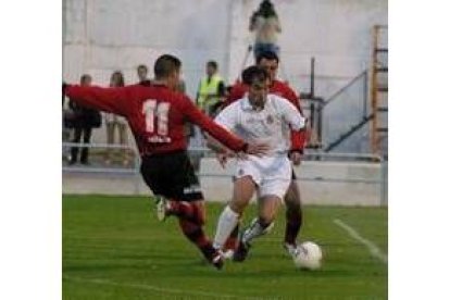 Paulino acortó distancias en el primer minuto de la segunda parte, pero no fue suficiente