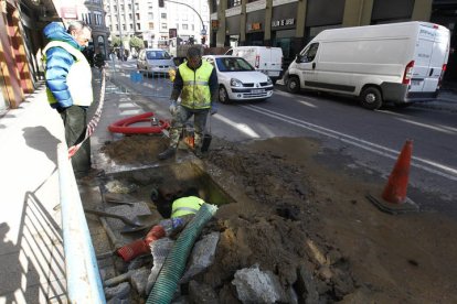 Imagen de archivo un corte de agua por obras. RAMIRO