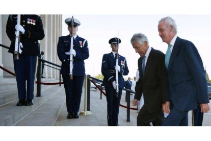 El ministro de Defensa, Pedro Morenés, y el secretario de Defensa de EEUU, Chuck Hagel.