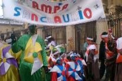 La comparsa del Colegio San Claudio durante la cabalgata infantil