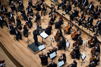 La Oscyl, durante un concierto, se presenta como un proyecto global de la Comunidad para difundir la música clásica. DL