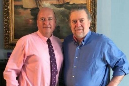 Rafael Bardají y Steve Bannon, en Washington la semana pasada.