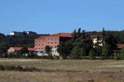 El complejo San Cayetano de la Diputación forma parte del paisaje del Monte San Isidro. RAMIRO