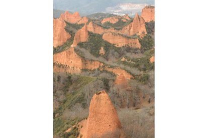 El paisaje característico de Las Médulas. L. DE LA MATA