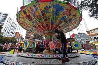 Atracciones en la calle para celebrar la Navidad. RAMIRO