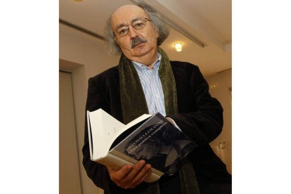 Imagen de archivo del poeta leonés Antonio Colinas.