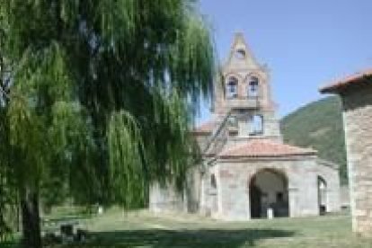 En la fotografía, la ermita de Buen Suceso de La Pola de Gordón